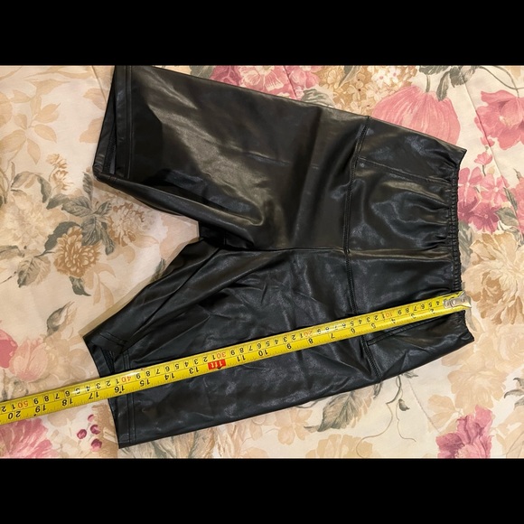 Wilfred Free leather short - Picture 2 of 4